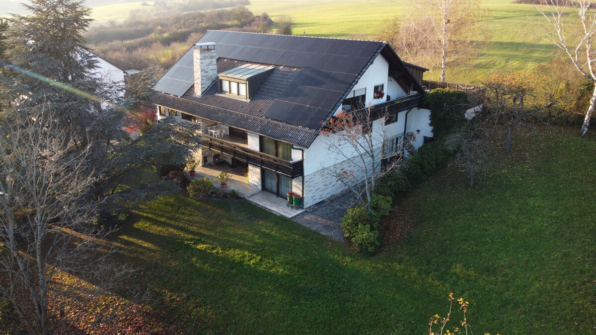 ZEO SOLAR Referenz – PV-Anlage auf Landhaus